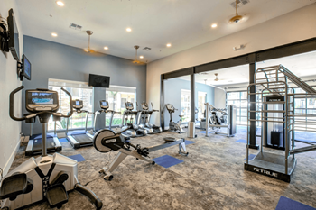 Fresh air 24-hour fitness studio and smoothie bar